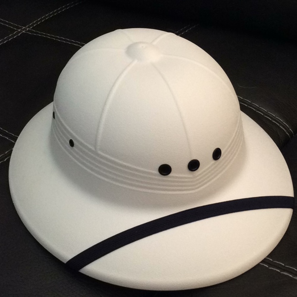 Helmet (plastic) - Picture 3 of 5